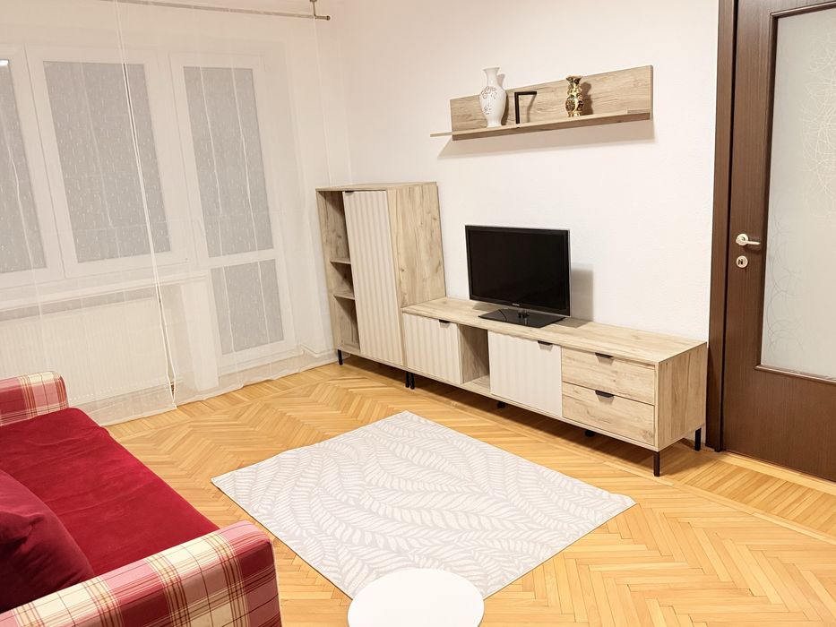 Zona Piata Crang, apartament cu 3 camere , exclus agentii