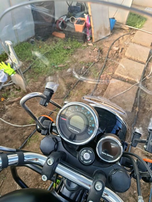 Vand/Schimb Royal Enfield Meteor 350 Stellar Black