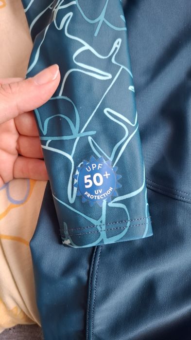 Чисто нов, цял бански с дълги ръкави и крачоли за 5-6-годишно дете