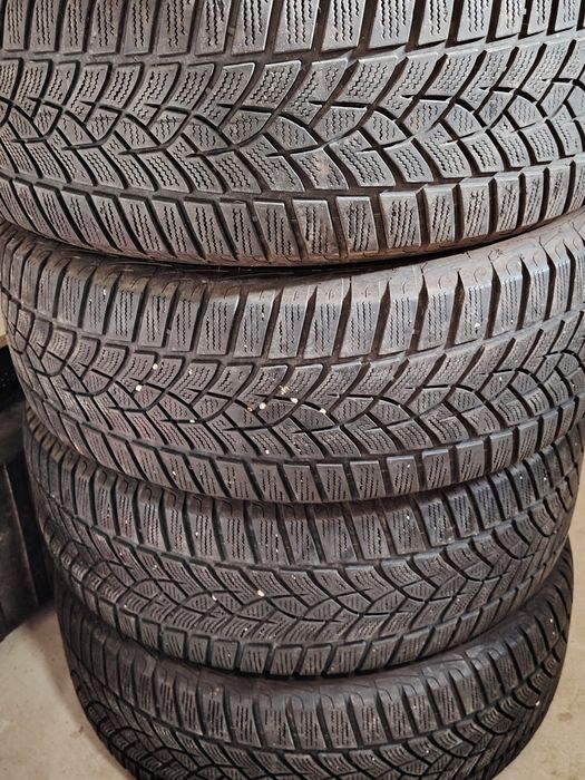 Cauciucuri iarna Goodyear 215 60 16