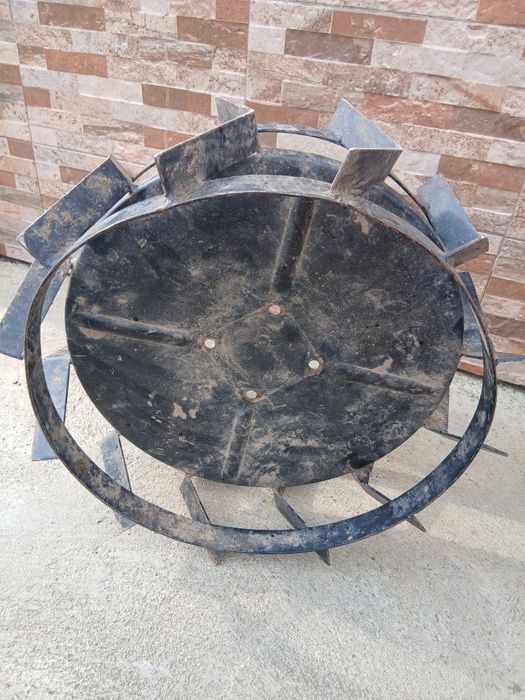 Roți din fier pentru motocultor- motosapă  Diametru 47 cm.