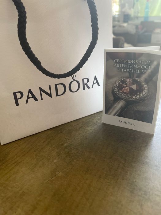 Оригинална гривна Pandora, със сертификат