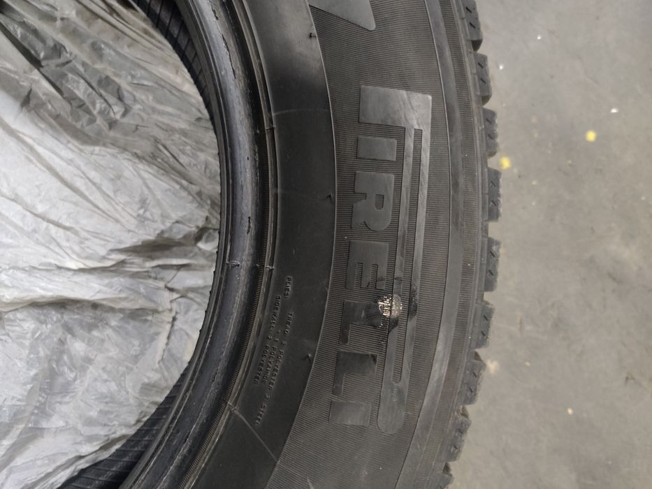 Продам шины PIRELLI шипы