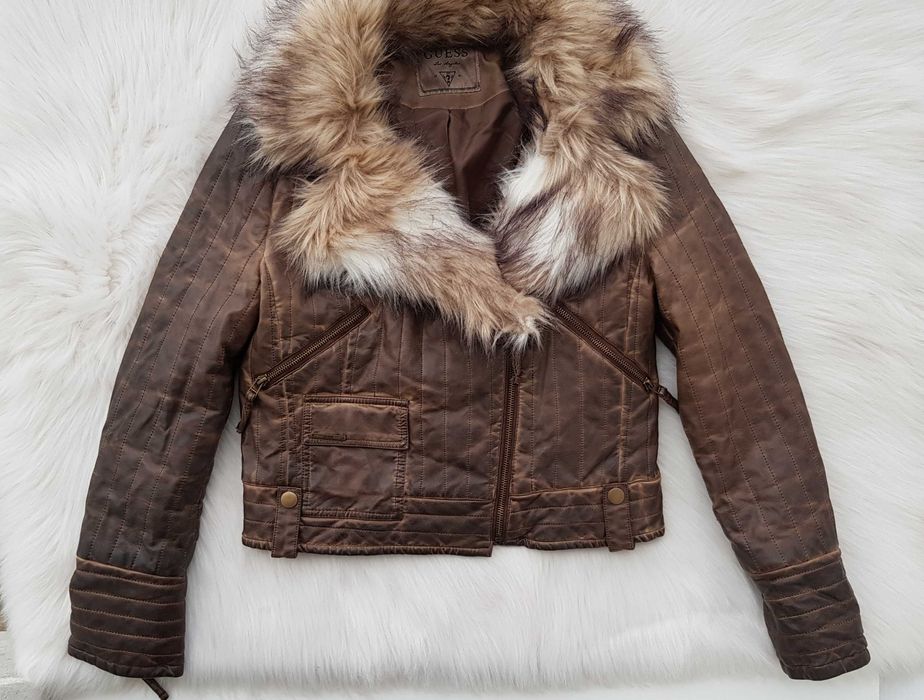 Кожено яке GUESS размер М със сваляща се яка