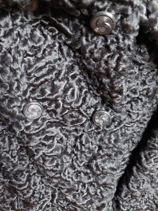 Шуба каракуль, новая.