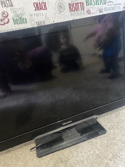 Продается телевизор Hisense в идеальном состояние