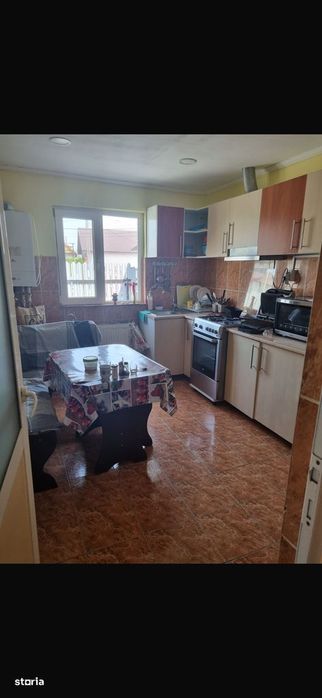 Casă cu 3 camere, teren 250 mp