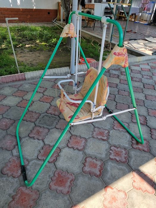 Продам детскую качелю