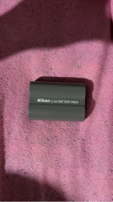 Скрочно продам Камеру Nikon D80