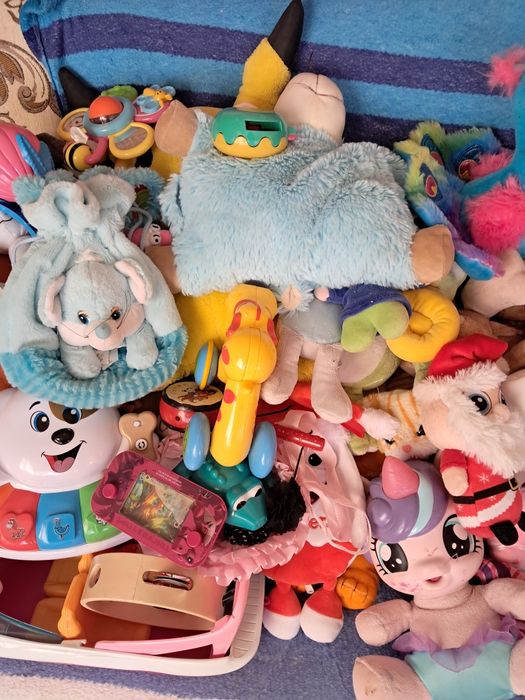 Jucarii de plus si papusi