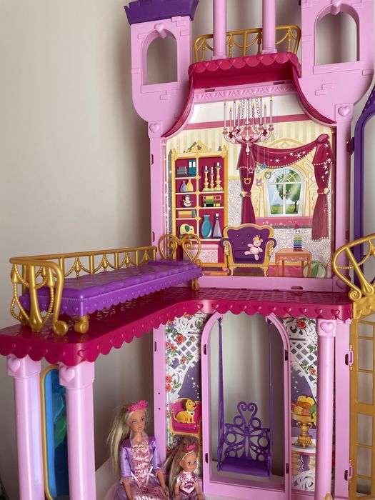 Дворец за барбита с царица, малка принцеса, мебели и аксесоари