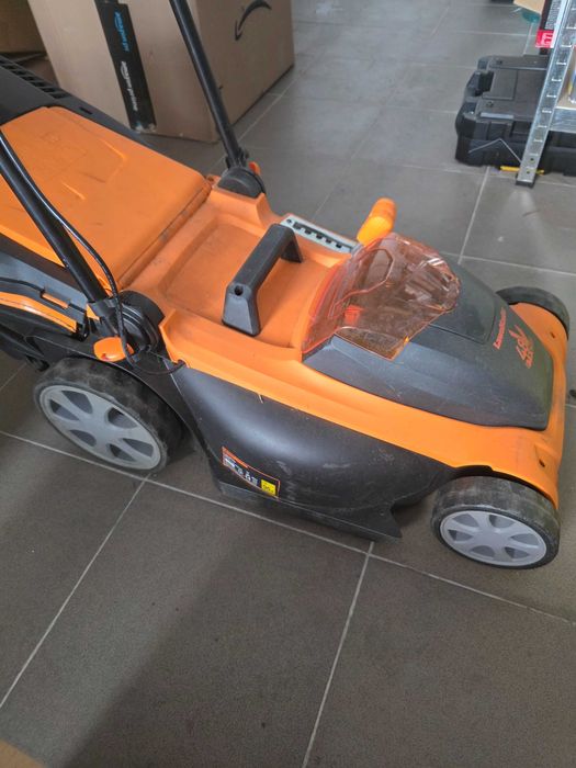 Mașină de tuns iarba electrică LawnMaster CLMF4841E 48V Max, mulcire până la 450 m², 42L, 6 niveluri