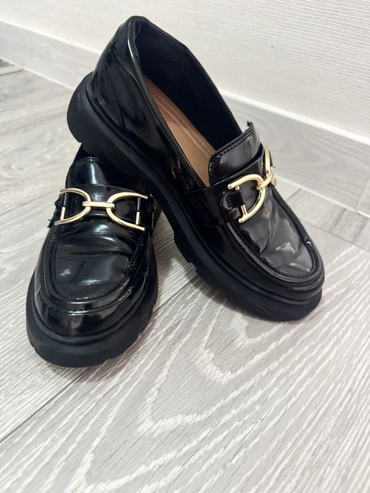 Продам не дорого туфли