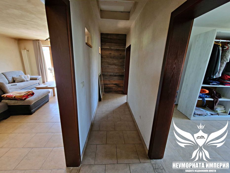 Едноетажна къща 183РЗП с голям двор 2300кв. в село Тополово