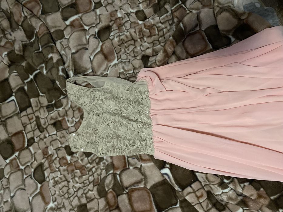 vand ROCHIE roz pt ocazii speciale
