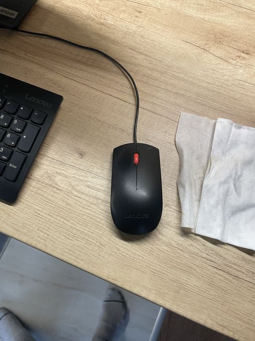 Lenovo ThinkCentre Neo 30a (All-in-One) с счупена LCD матрица