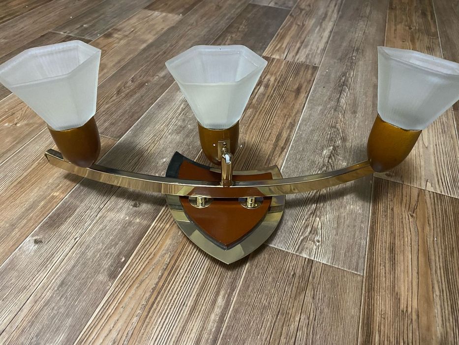 Продается люстра, в отличном состоянии, б/у. Самовывоз