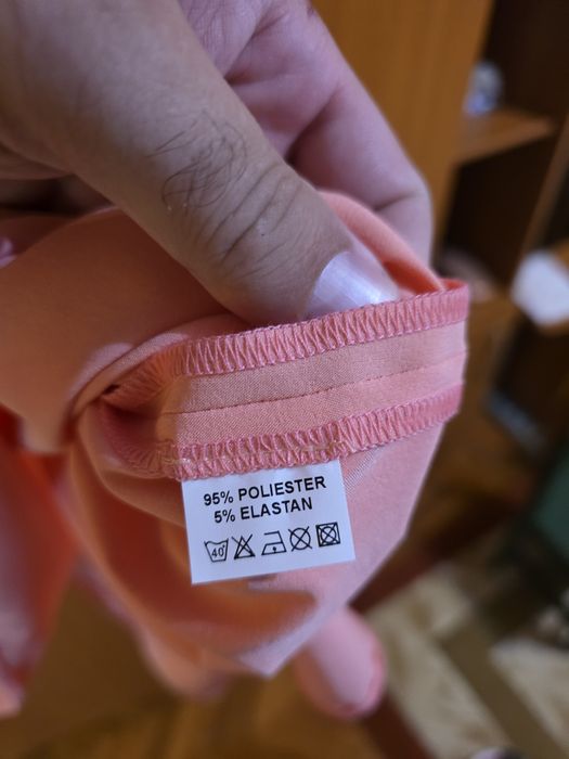 Vând rochiță noua