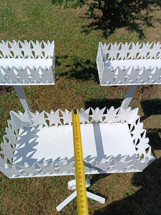 Метални цветарници цветарник