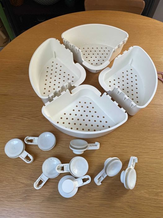 4 бр. Ъглов рафт за баня IKEA TISKEN с вакуумно закрепяне