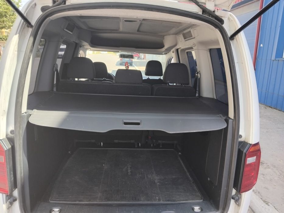 Vând Volkswagen 2012