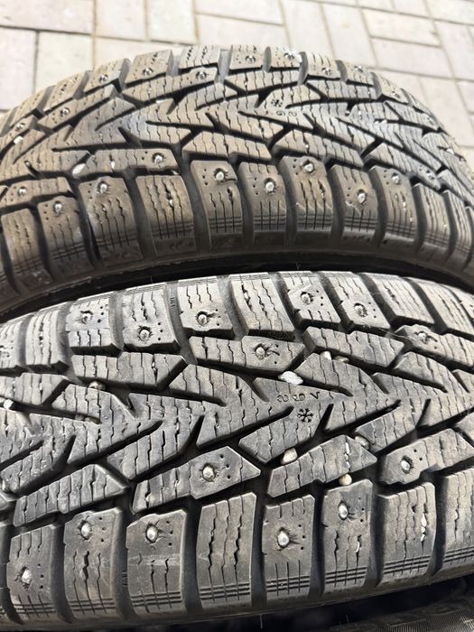 Продам резину комплект дисками              .