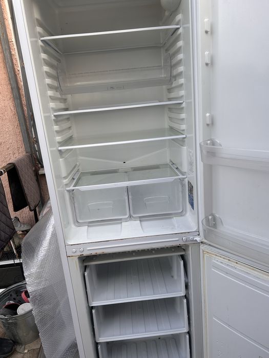 Холодильник в хорошем состоянии