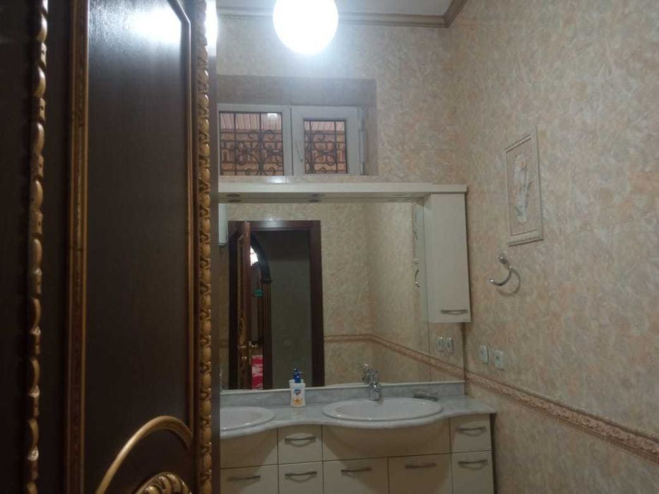 Продается 7 комнатный дом в центре города