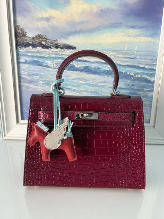 Дамска чанта – HRMS + подарък