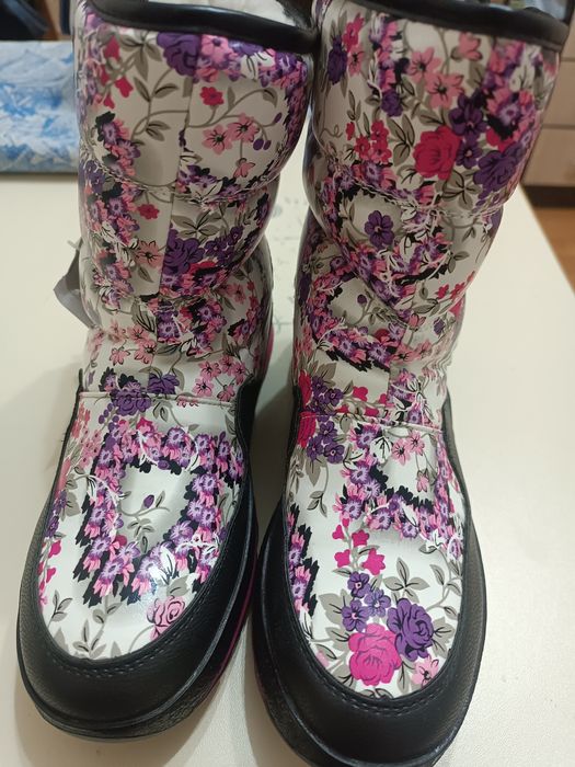 Дутыши -4900тг . Размер 38