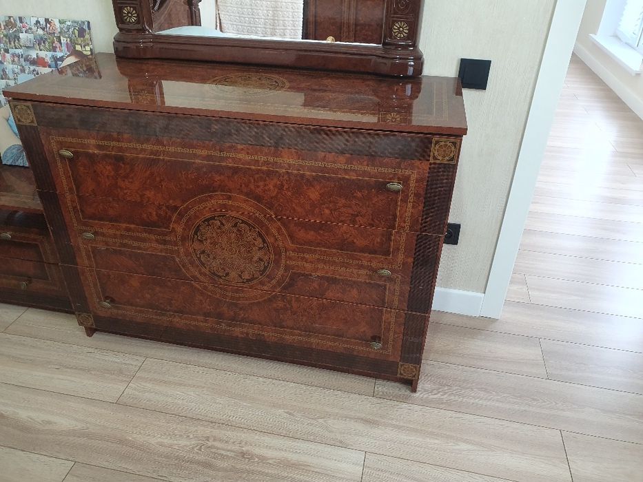 Продам спальни гарнитур