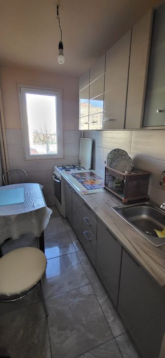 Închiriez apartament