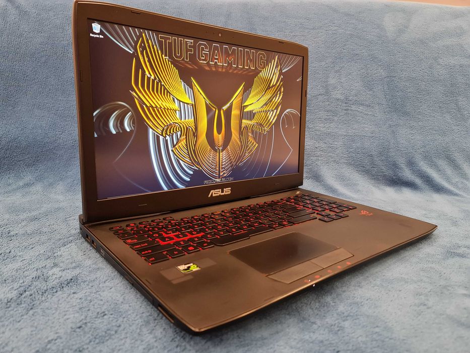Laptop gaming Asus Rog, intel core i7 ,ram 24 gb, display de 17,3"
