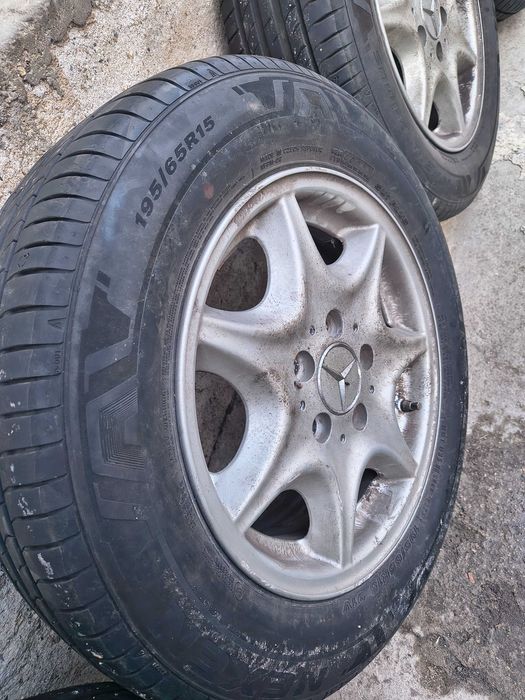 Продавам Джанти +Гуми за Мерцедес 195/65