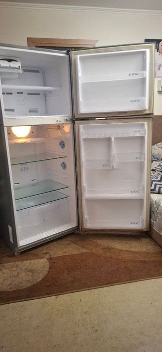 Отдaм дapoм Холодильник Samsung