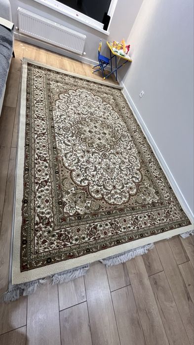 Продам ковер 2х3