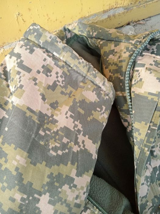 Бушлаты военные.