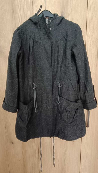 Тъмно сиво палто на Atmosphere