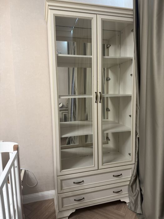 Витрина для посуды/книг