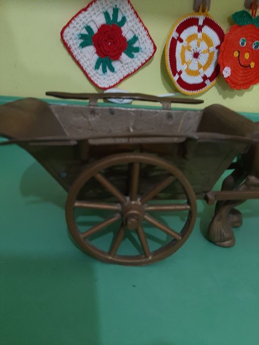 Vînd cal cu căruța antic