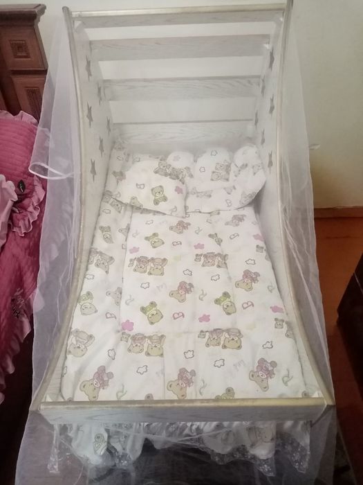 Детская кроватка