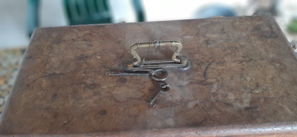 Ръчна шевна машина