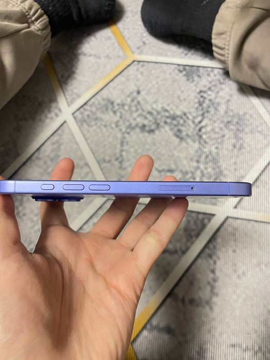 продам айфон 16 с гаранитей