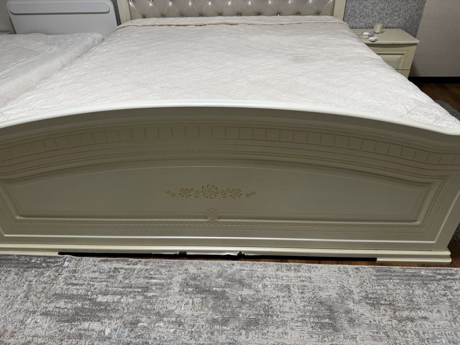 Продам спальный гарнитур Б/У.