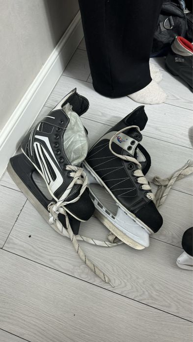 Продам коньки новые