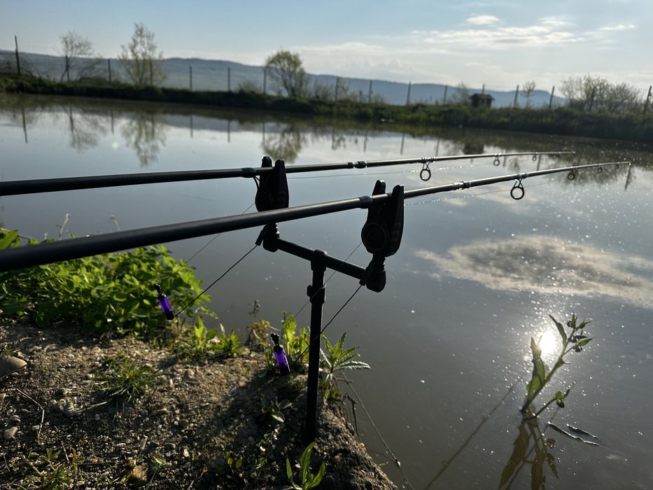 Vand set complet pescuit la crap partide scurte