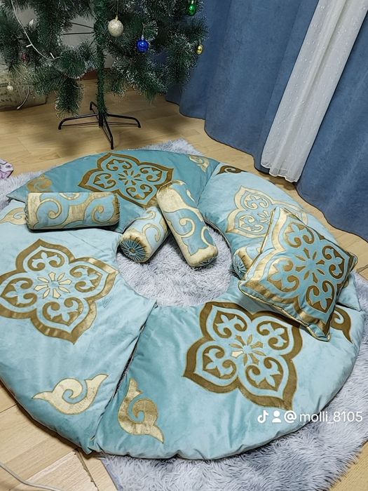 Домалақ жер столға арналған көрпелер