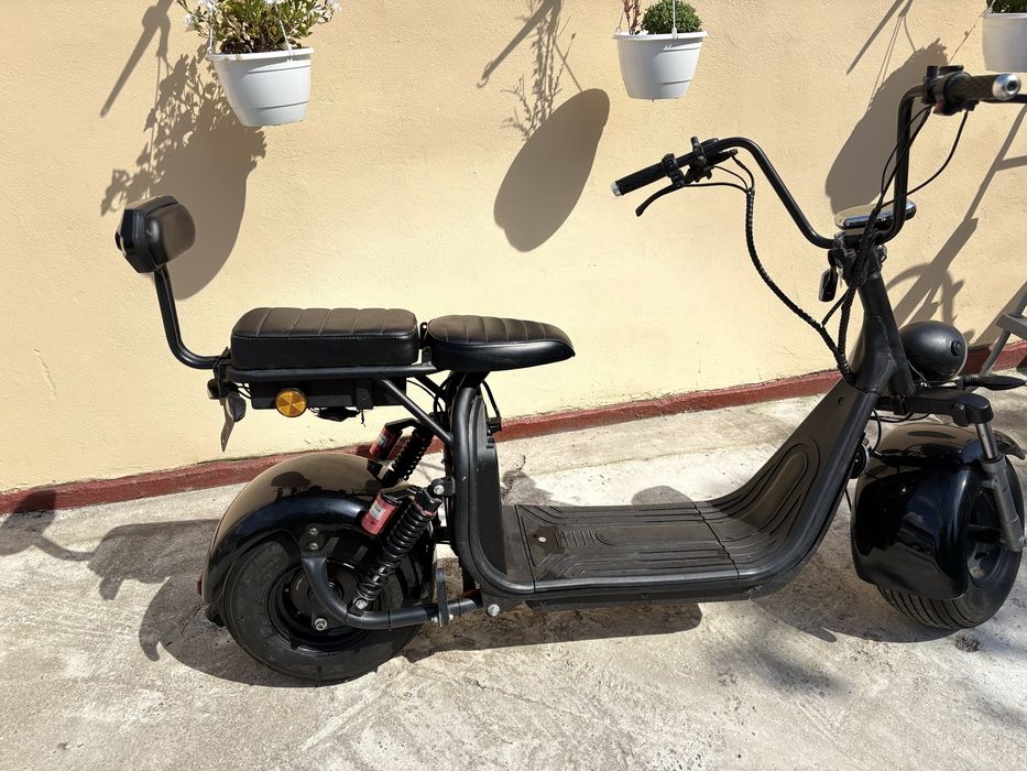 De vânzare: Moped / Scuter Electric 1500W – Model 2023 (Rulaj foarte mic)