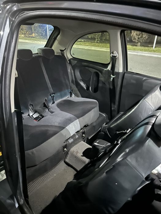 Продам машину недорого