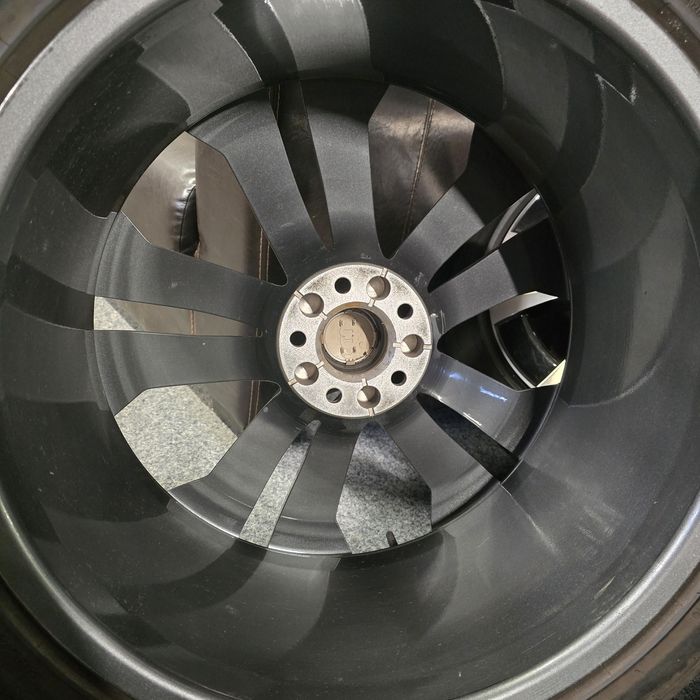 Оригинални джанти Ауди кю8 кю7 Q8 Q7 гуми 285 40 22